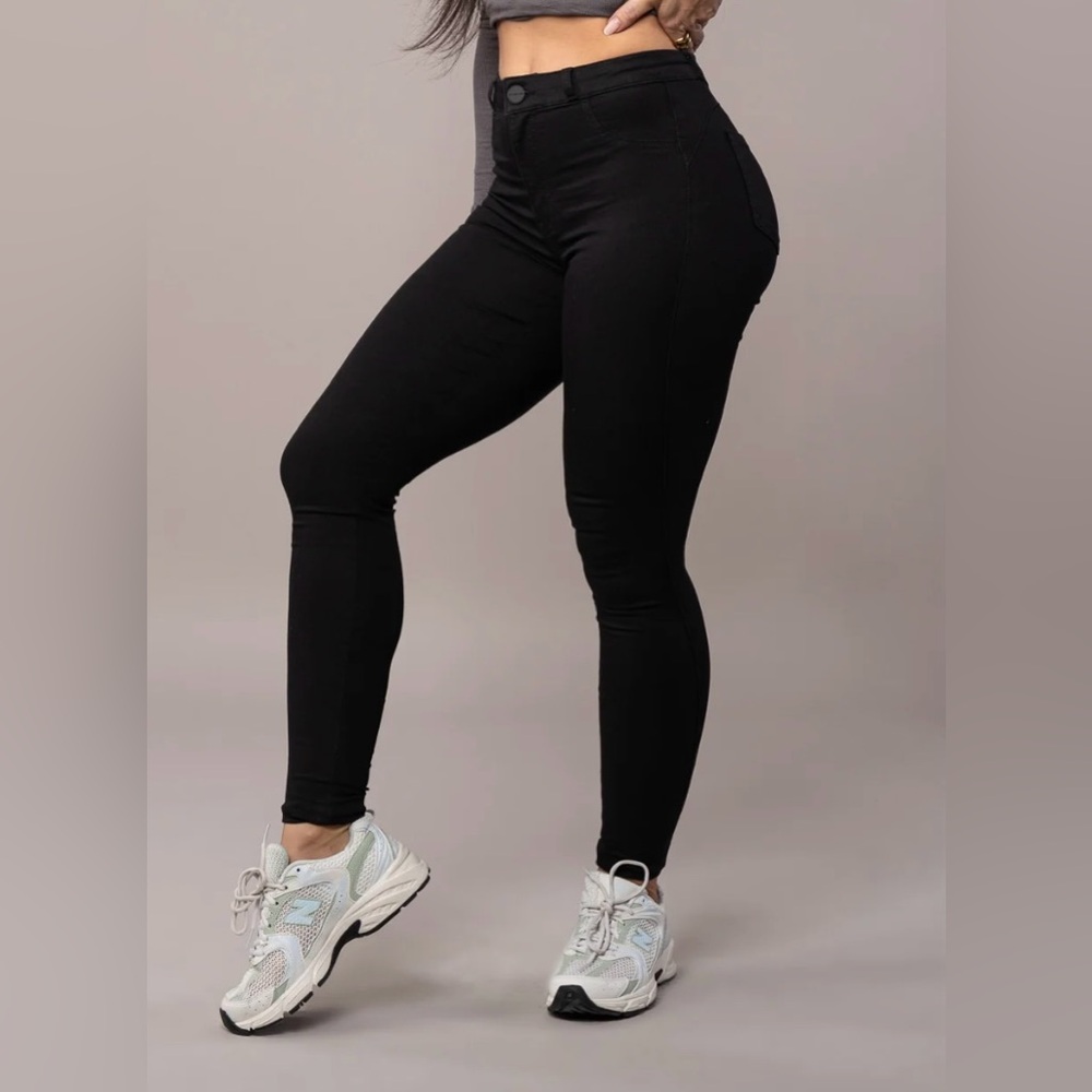 FITJEANS Women's Contour Mid Waisted
